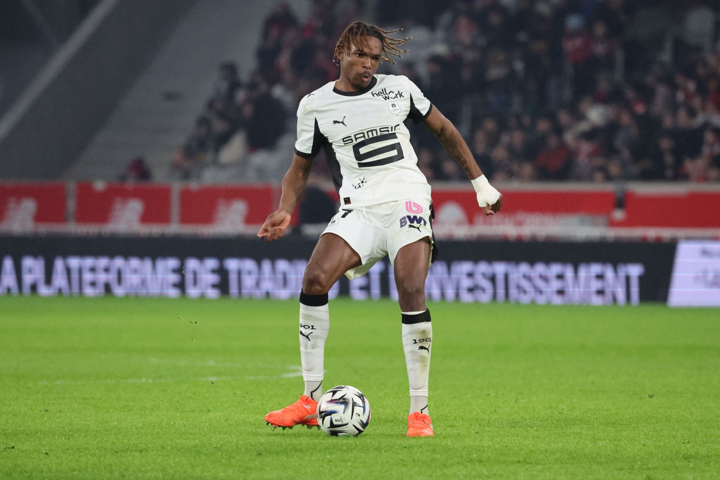 记者：尽管已签下雅凯，利物浦今夏仍可能再度引进一名中卫