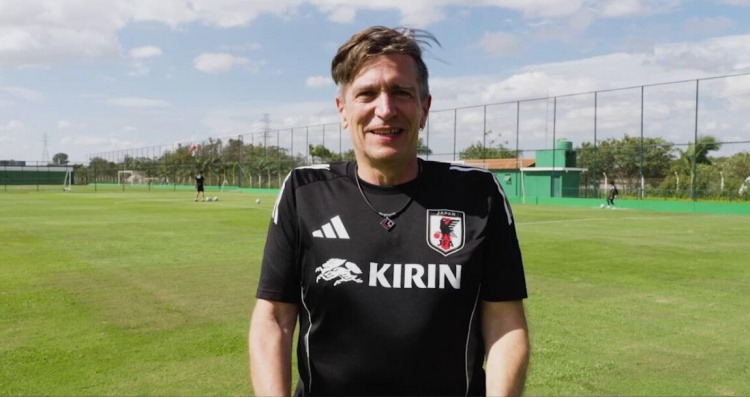 夺冠后离任，官方：因合约期满，尼尔森不再担任日本女足主教练