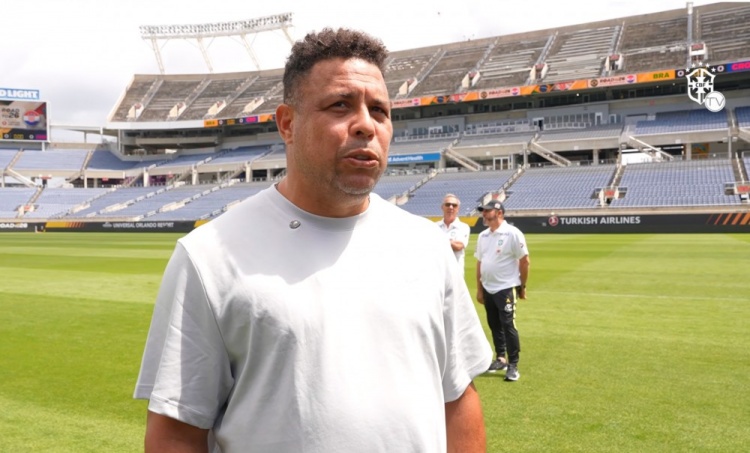 大罗探班巴西队送定心丸：我们永远是夺冠热门，必须把奖杯带回家