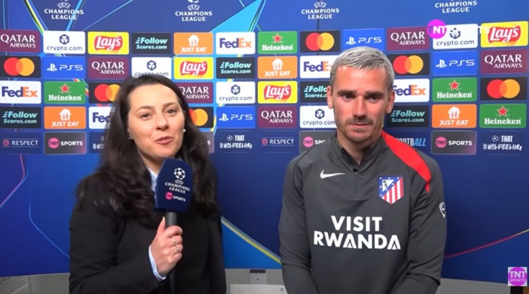 巴萨球迷不满争议手球？格列兹曼：我看到了但不清楚，裁判说了算