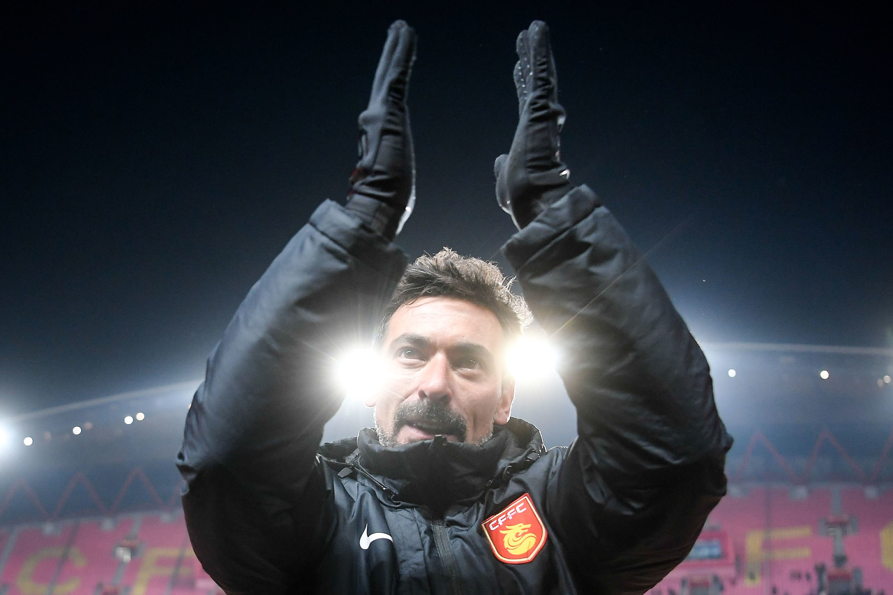 拉维奇：现在足球对我已经渐行渐远了，当下我最看重的是我的家人