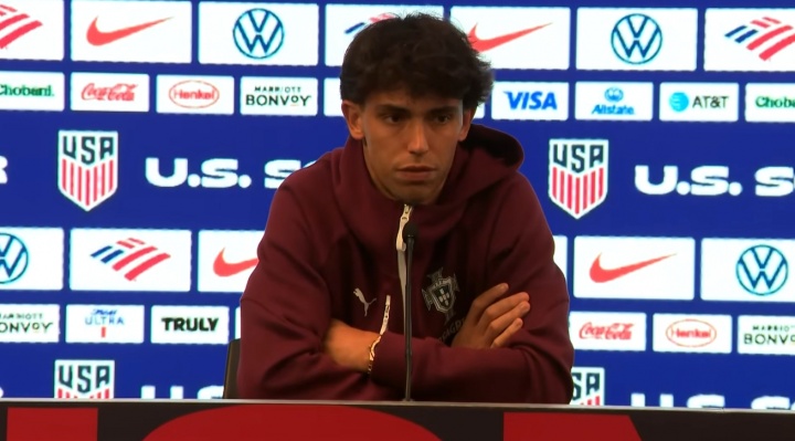 菲利克斯：若我们进球99%比赛会赢，新规若球员受伤躺着能怪谁呢