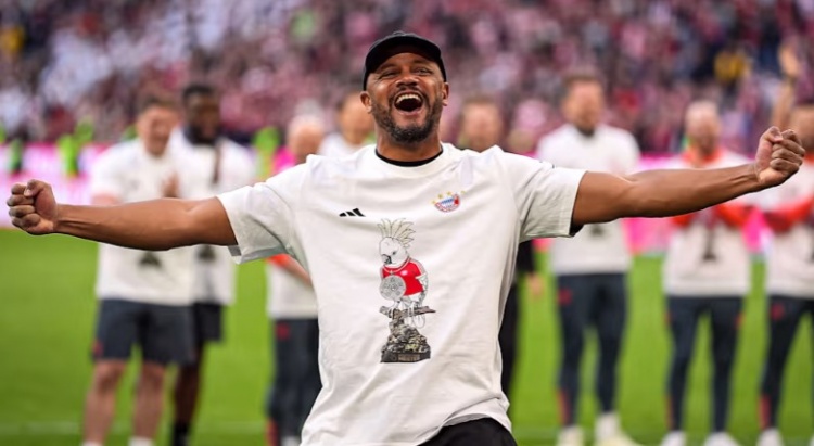 官方：鹦鹉“奖杯”是拜仁的图腾与护身符，只要夺冠它就会出现