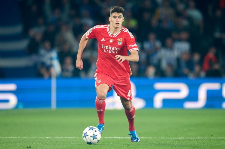 葡媒：本菲卡后卫安东尼奥·席尔瓦合同明年到期，未来悬而未决