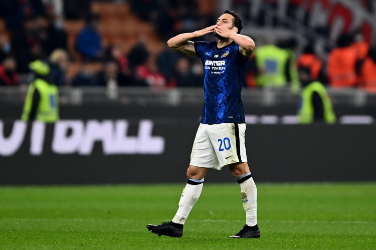 恰尔汗奥卢：我目前状态很好，那些技术动作自然而然能发挥出来