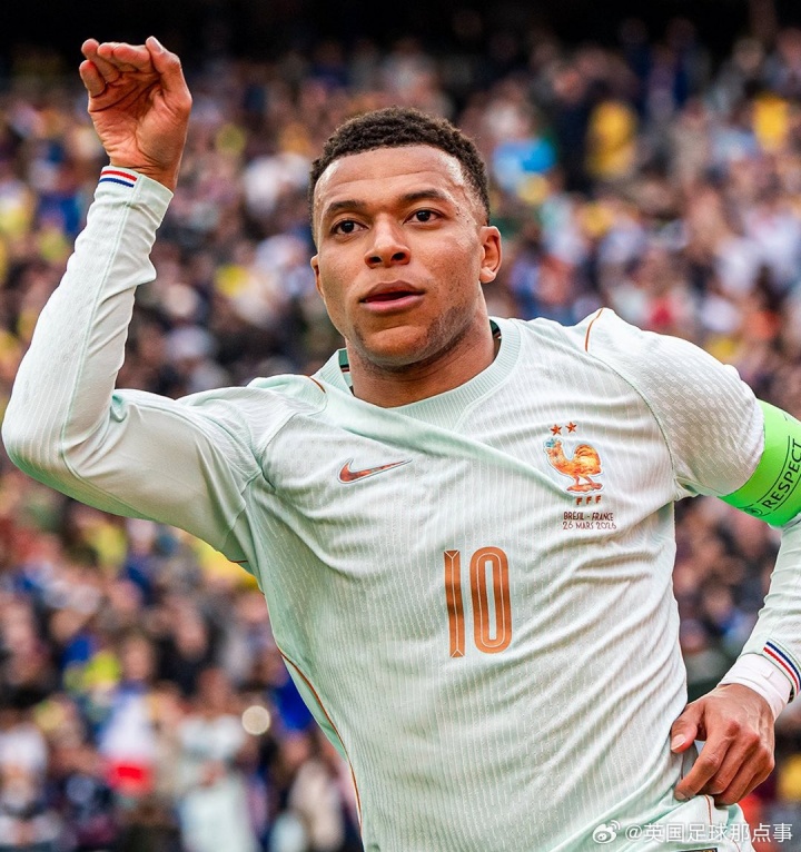 球衣设计问题？球迷发现耐克的新款国家队球衣很容易出现肩点凸起