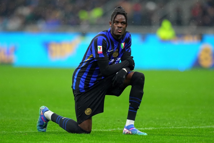 国米官方：比塞克右大腿屈肌轻微肌肉拉伤，未来几天进行重新评估