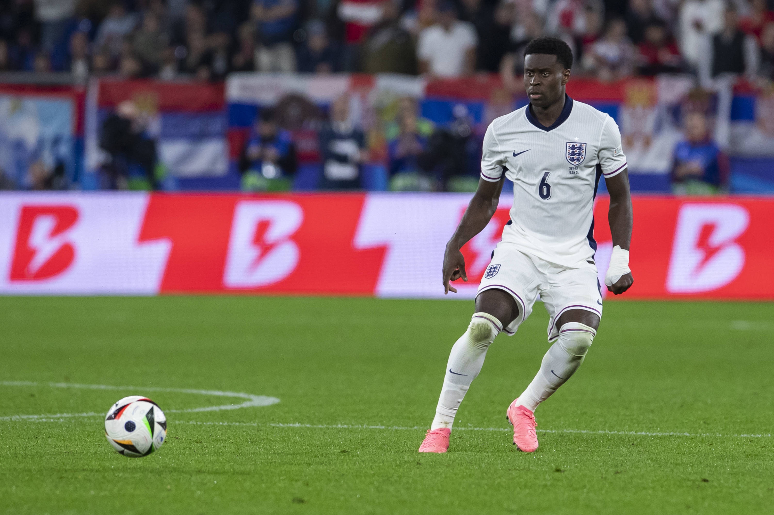 凯恩缺阵，格伊成英格兰国家队队史第129位场上队长