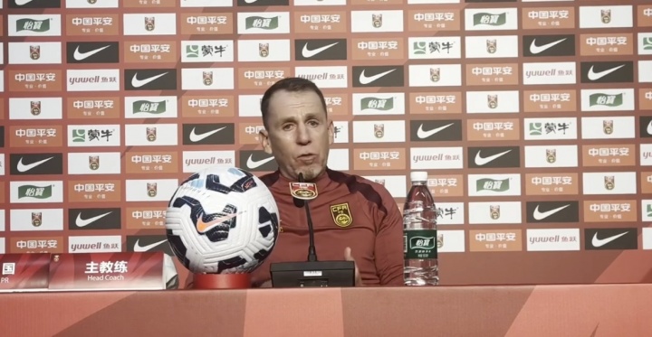 久帅：球队还在从无到有的阶段，球员这一年需要踢比赛保持好状态