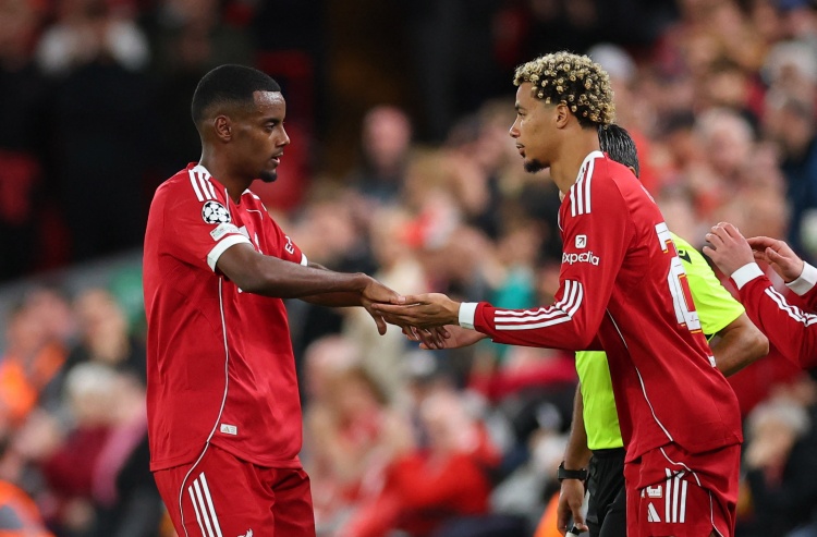 伤愈回归！斯洛特：伊萨克即将跟队训练，他可能不会立即首发