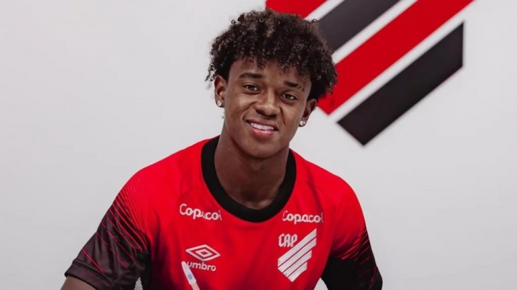 记者：巴拉纳竞技17岁小将布鲁尼奥即将加盟矿工，转会费1700万欧