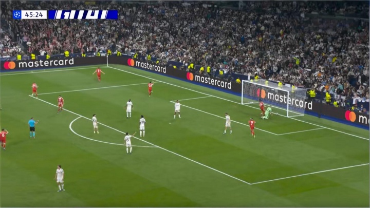 法国拜合拉木😂奥利塞助攻凯恩破门后，第一时间跑去球门捡球