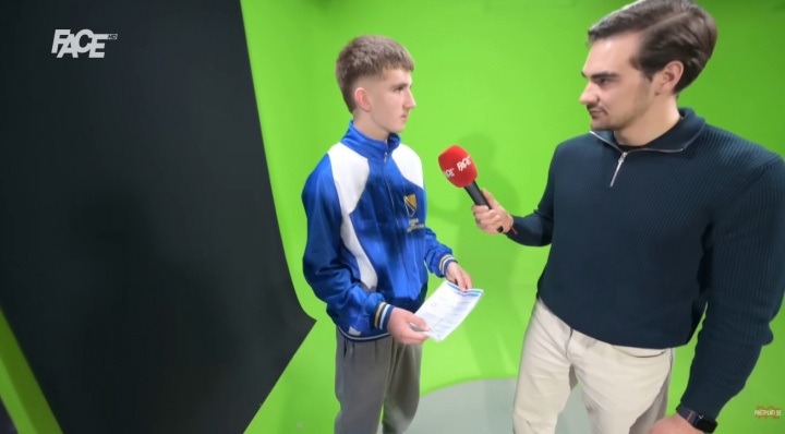 波黑球童承认偷多纳鲁马小抄：一直想如何帮助球队，将拍卖小抄