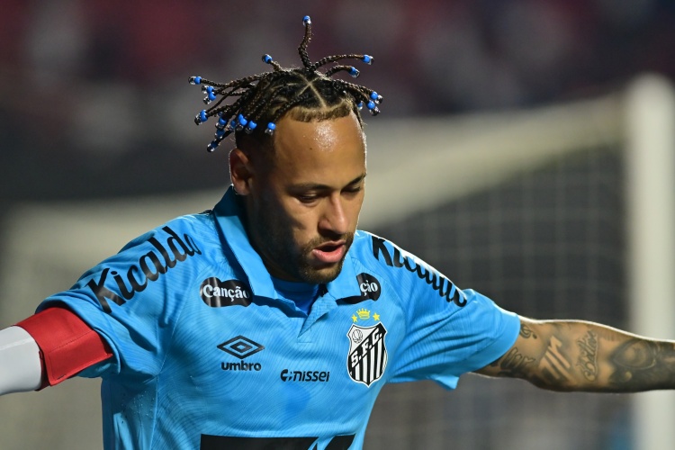 桑托斯主帅：内马尔不会随队出征南美杯，他将继续进行康复训练