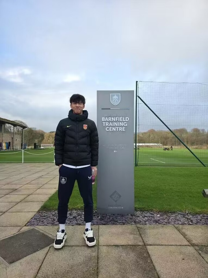 苗原：能力和经验上张家鸣没有优势，被考虑的原因是英语好束缚小