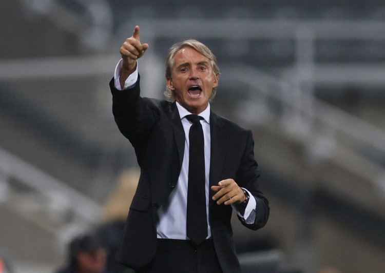 记者：若马拉戈担任意足协主席将聘请曼奇尼，孔蒂也是新帅候选