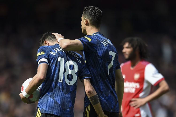 六次赢得英超月最佳，B费谈追平C罗纪录：一种巨大的荣誉和荣幸