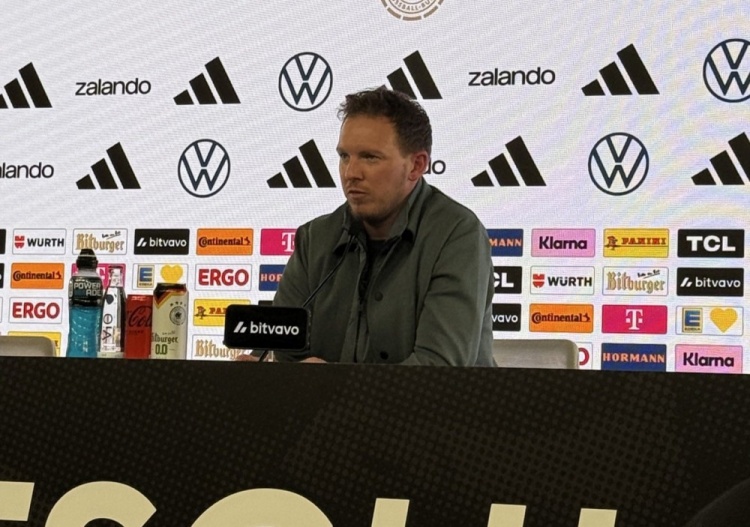 纳格尔斯曼：我之前维护萨内还被网暴，他都没碰球就嘘他太不公平