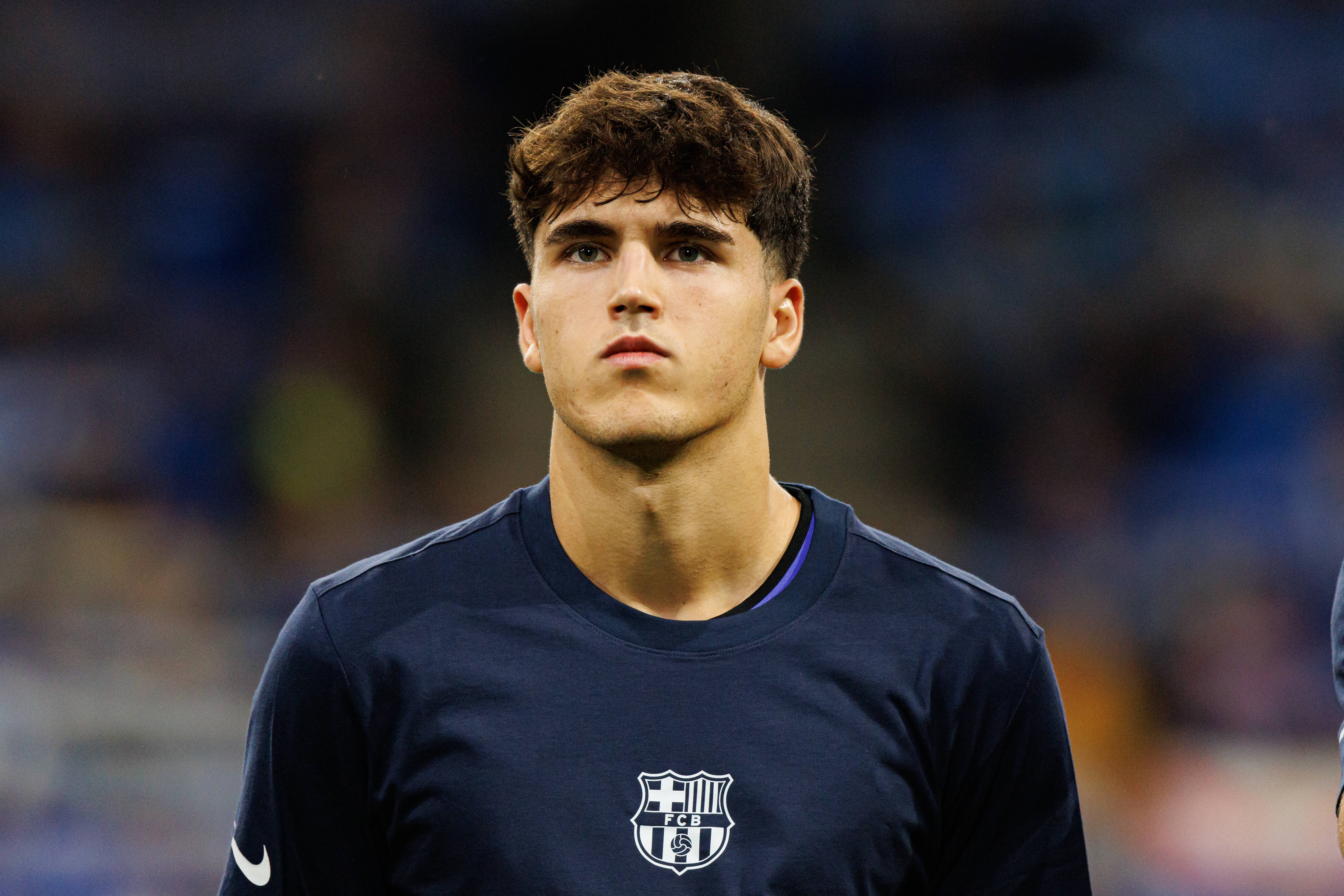 世体称赞库巴西：展现出与年龄不符的成熟和领导力，鼓励亚马尔