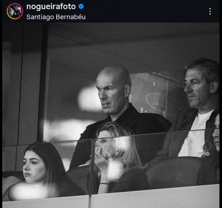 齐达内现身伯纳乌球场，现场观战皇马1-1赫罗纳的比赛