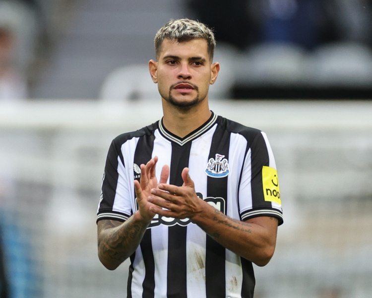 英媒：纽卡重建需围绕吉马良斯和霍尔，他俩今夏绝不能被出售