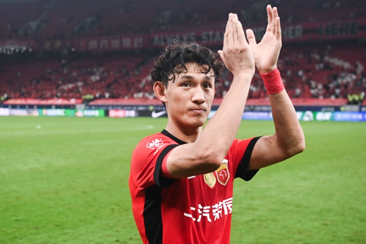 王燊超迎中超第350次出场（均代表海港），是海港达此里程碑第2人