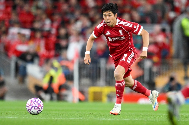 远藤航谈受伤：确实很痛，但哭是因为球迷在唱我的名字