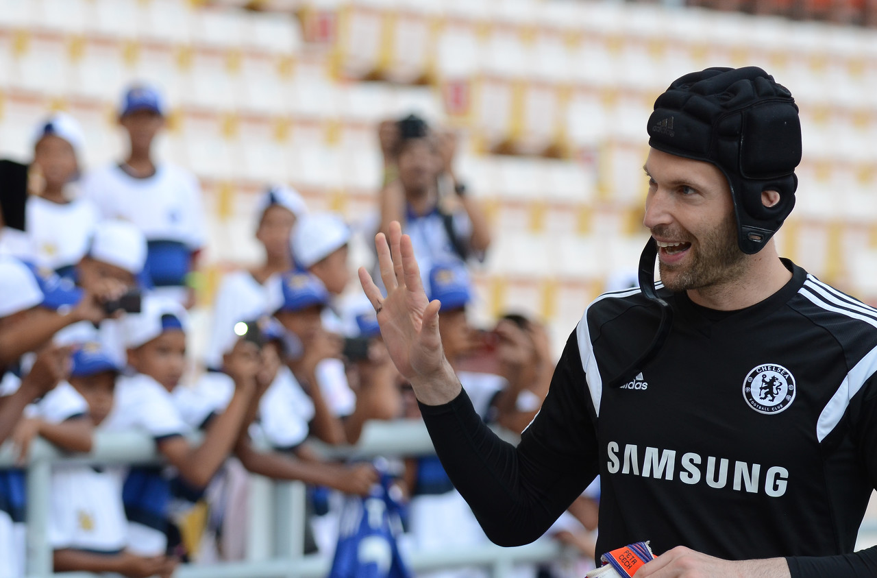 一度失忆！切赫回忆头部骨折：若再晚20分钟送医，结果就不好说了