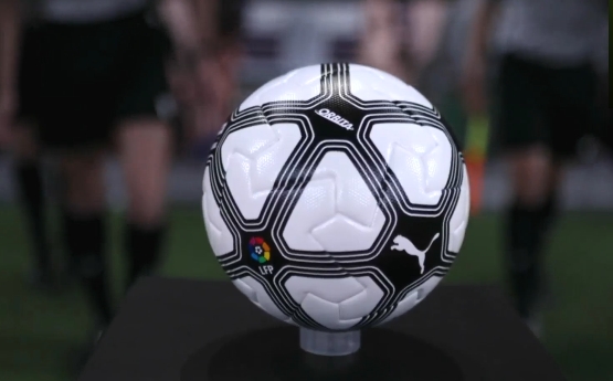 你还记得吗？皇马vs赫罗纳比赛用球、球衣、转播等均采用复古风格