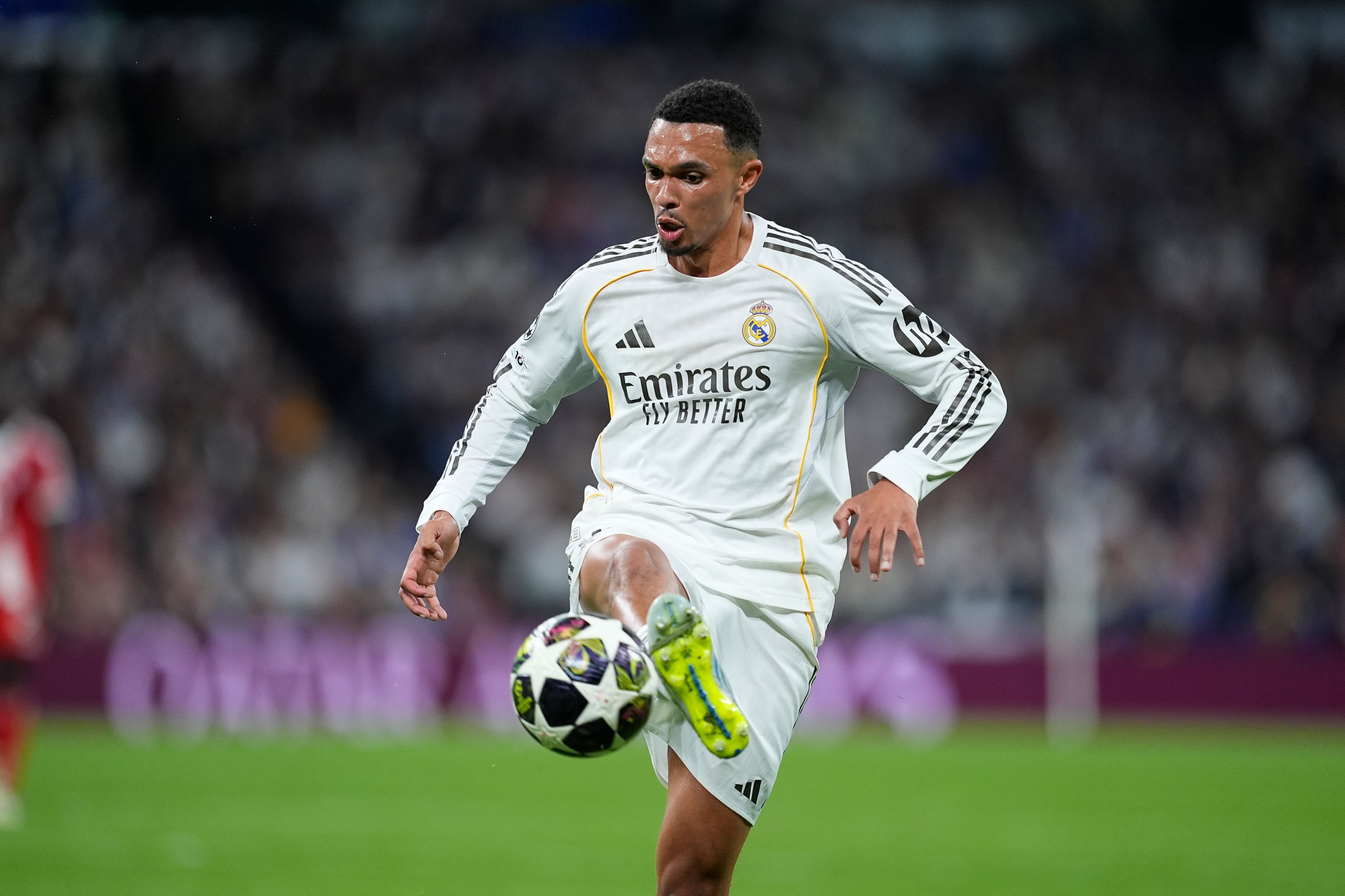 TA：阿诺德战拜仁时防守缺陷被放大，图赫尔考察他很难改变主意