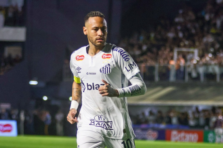 外媒：内马尔接受了膝盖手术，希望世界杯前恢复至最佳状态