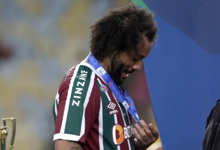 马塞洛谈在弗鲁米嫩塞与主帅发生的争执：我让他别装作和我说话