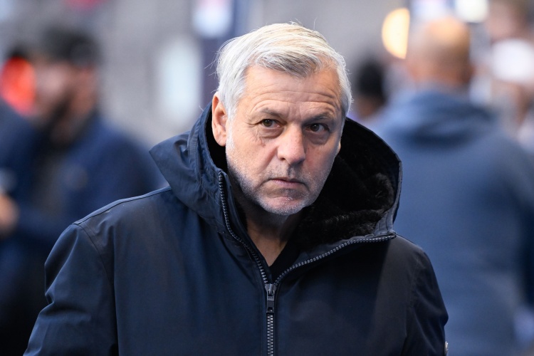 队报：里尔主帅热内西奥父亲去世，对阵图卢兹可能由助教现场指挥