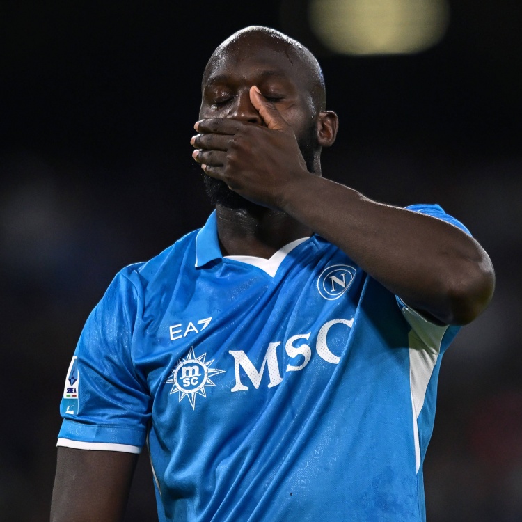 迪马：卢卡库仍未归队训练，尚不清楚那不勒斯采取何种应对措施