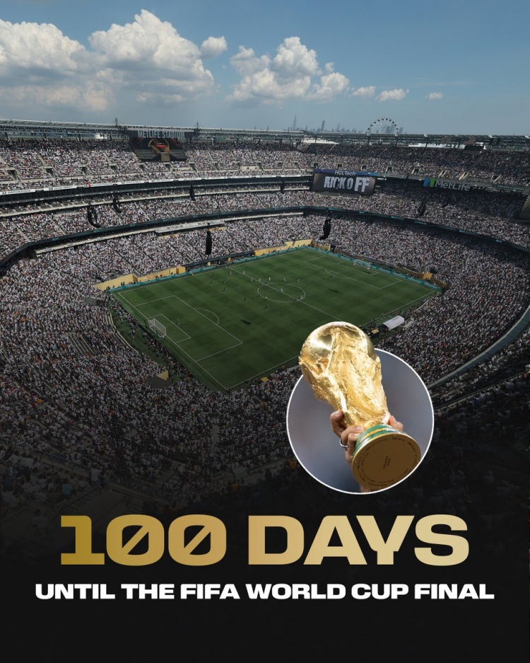 谁能捧杯？国际足联社媒晒世界杯决赛倒计时100天海报