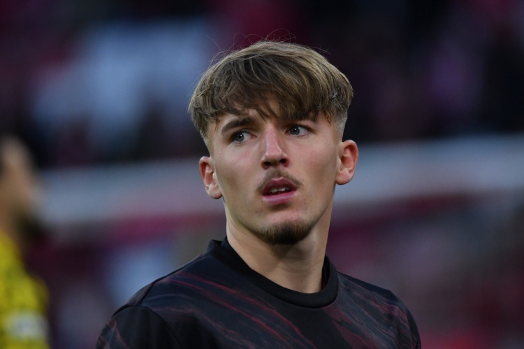 图片报：卡尔全家人都到了伯纳乌，但他没能出战自己梦想的俱乐部