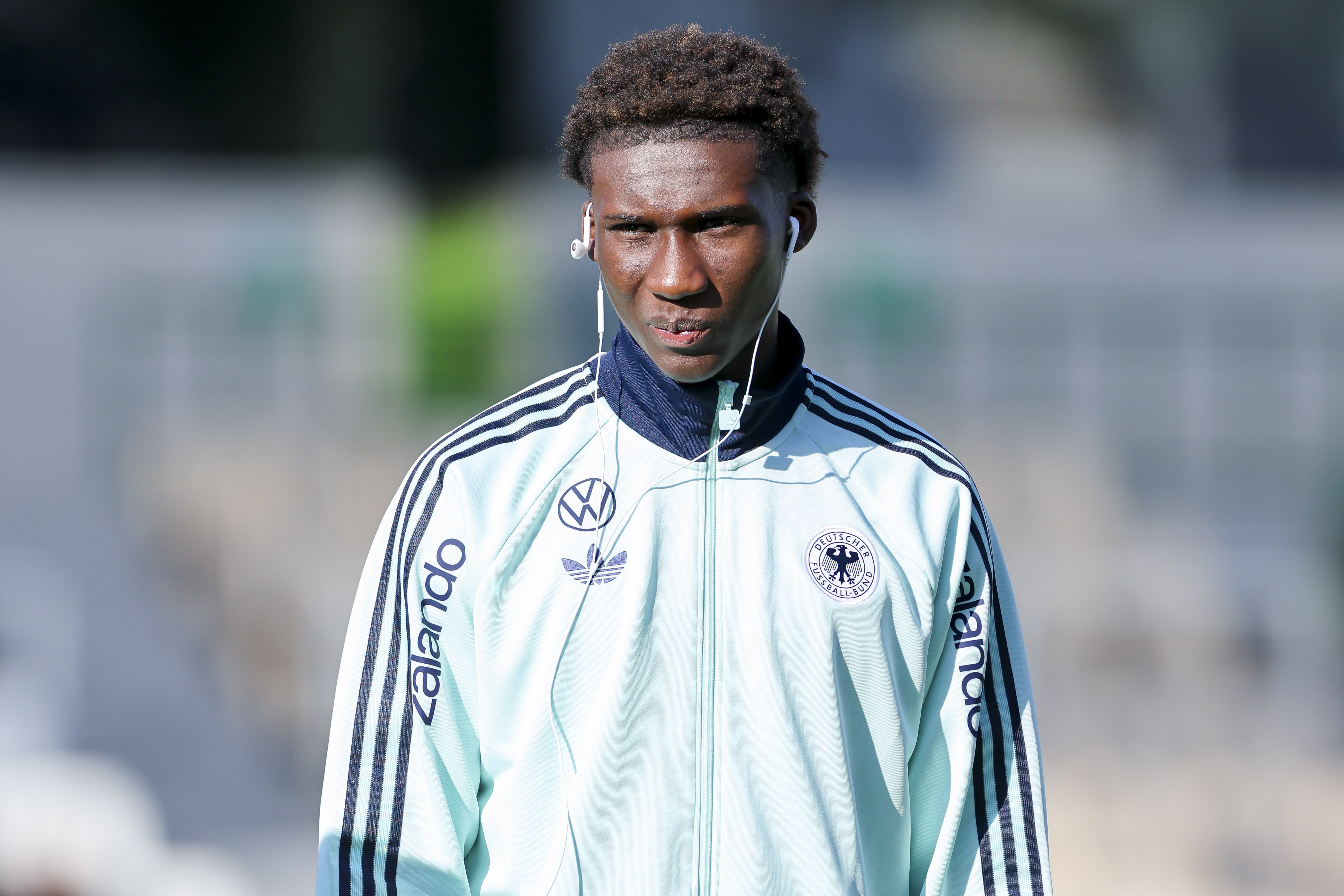 罗马诺：含纽卡在内，多队今夏将争夺不莱梅18岁中卫库利巴利