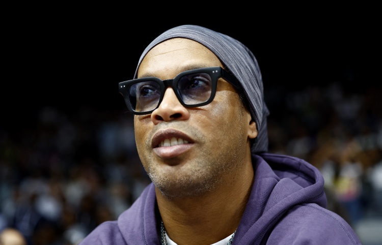 小罗：巴萨10号球衣得到了很好的传承 梅西仍是世界最佳球员