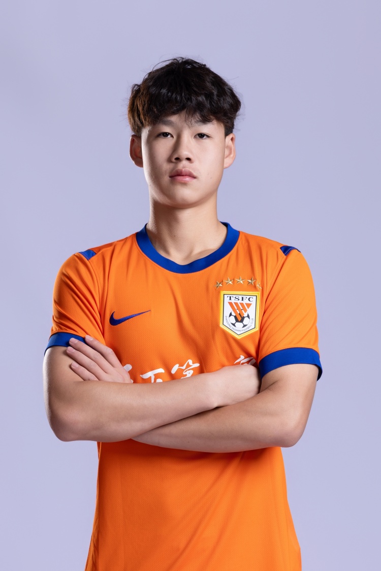 U17国足队长李钧鹏代表泰山B队登场，完成个人中乙联赛首秀