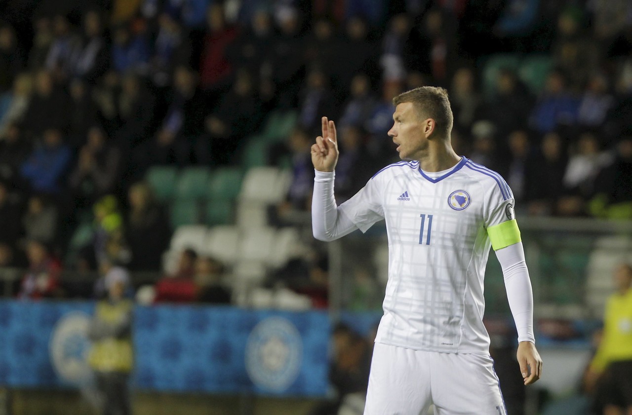 记者：哲科比赛最后阶段右肩受伤，因此无法参加点球大战