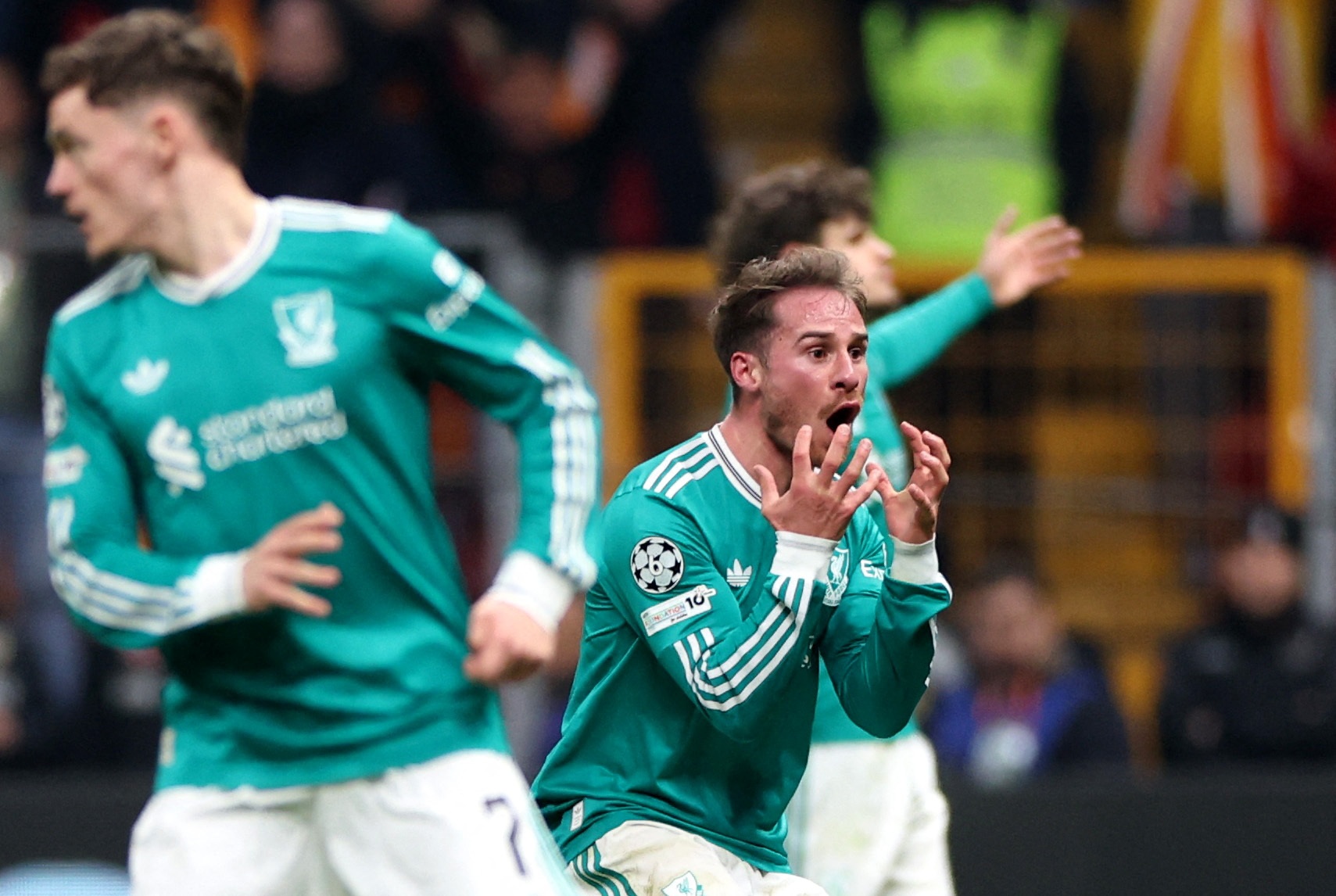 电讯报列利物浦离队9人名单：麦卡、琼斯、埃利奥特和基耶萨在列