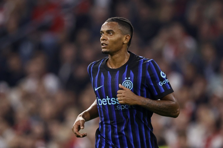 罗马诺：若国米夺冠将以1500万欧元强制买断阿坎吉，会留住球员