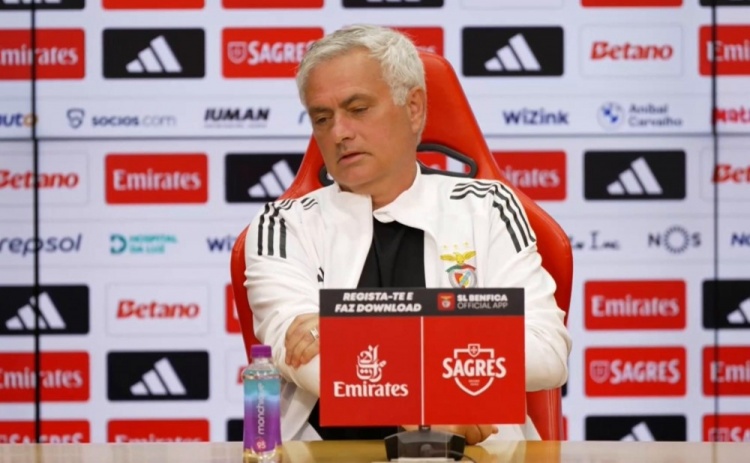 本菲卡葡超至今不败但排名第3，穆帅：宁愿输一两场但少一些平局