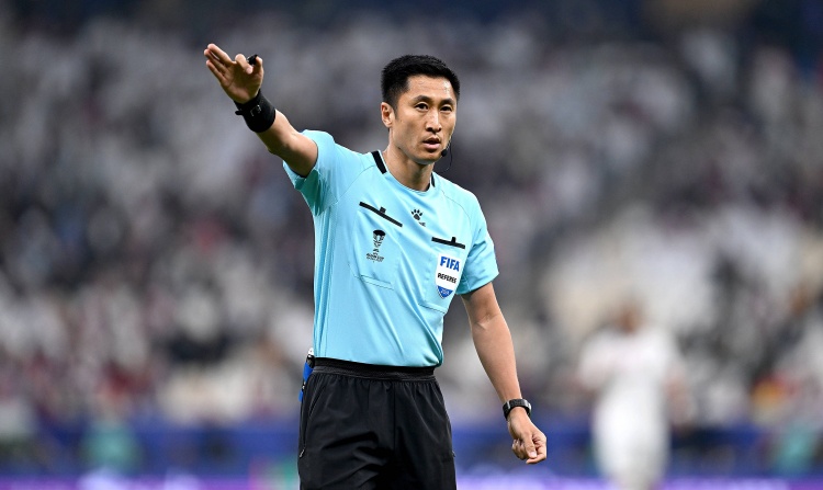 排面！亚足联官网：马宁将以主裁身份亮相美加墨 上届担任6场四官