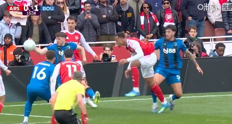 阿森纳1-1扳平！约克雷斯点射破门，加布里埃尔造对手手球送点！