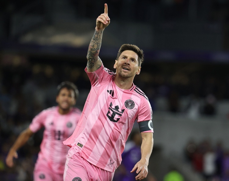 马斯切拉诺：除非出现突发状况，否者梅西肯定会在周六上场