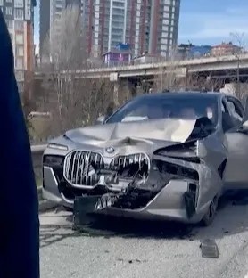 太阳报：费内巴切主席遭遇车祸但没有大碍，事后继续出席会议
