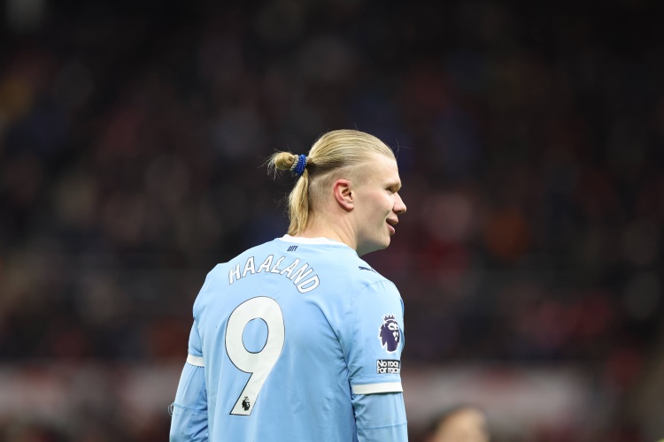 已经上演帽子戏法！哈兰德打进瓜帅执教曼城各项赛事第1400球