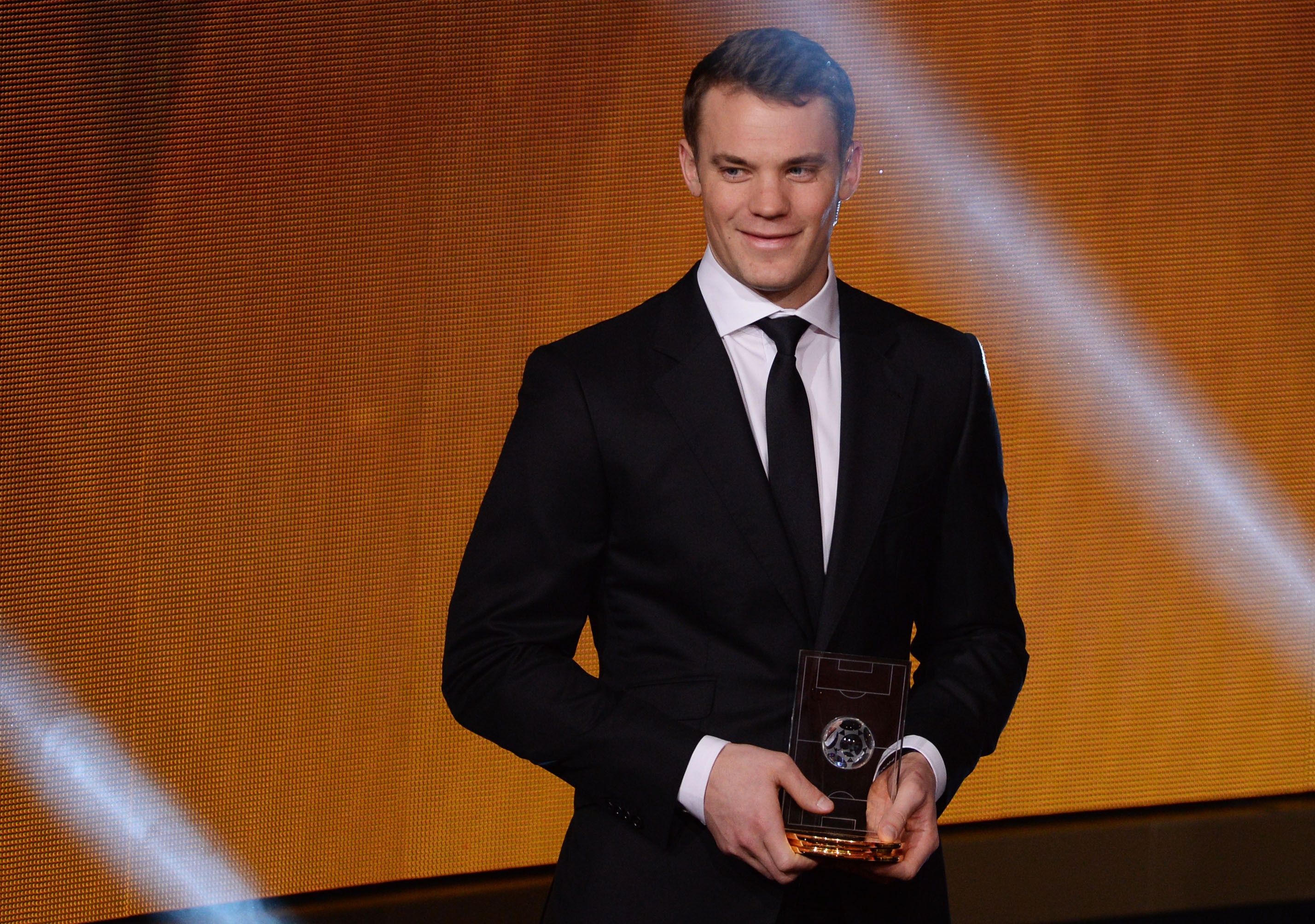 图片报：若赢得欧冠诺伊尔预计会退役 拜仁愿一直等他到赛季结束