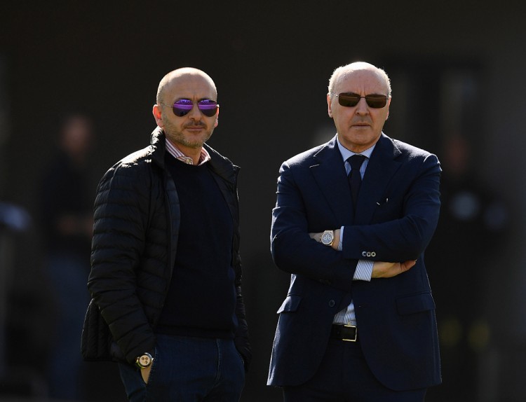 米体：国米高层四巨头来到训练基地，安抚无缘世界杯的国脚球员们